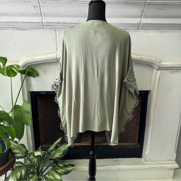 KyeMi | Yoryu Lace V-Neck Kimono - Picture 3 of 7